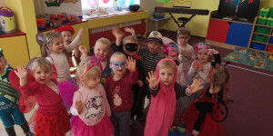 Maškarní karneval v 1.třídě - 1614257612_IMG_20210225_095809.jpg