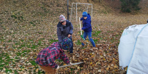 Pomáháme Orlům hrabat listí - 1641201647_IMG_20211108_133028.jpg