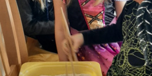 Čarodějnický rej v MŠ PODVIHOV - 1651406850_20220428_102130.jpg