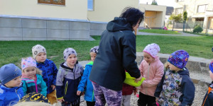 Žížaly jsou naši kamarádi-děti z Podvihova kompostují - 1667595261_IMG_20221102_110722_1.jpg