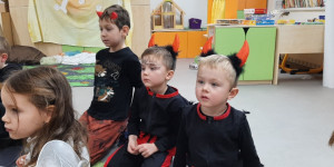 Čertí rej a mikulášská nadílka v MŠ Podvihov - 1670425083_20221206_103131.jpg