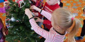 Zdobení stromečku 🎄 - 1670843536_IMG_20221212_093324.jpg