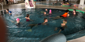 Plavání děti v MŠ Nových Sedlicích - 1679400696_5BE7B917-F1E5-47BD-8933-BF80B6499E80.jpeg