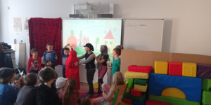 Březen - měsíc knihy. Hrajeme pohádky - 1710941753_IMG_20240320_134443.jpg