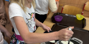 HRNEČKU VAŘ - vaříme krupicovou kaši - 1715943547_IMG_0765.jpeg