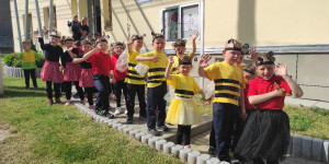 Vystoupení ke dni Matek - "Co se děje v trávě" - 1716699997_IMG_20240515_155204.jpg