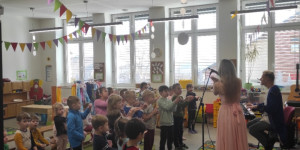 Hudební vystoupení Za oponou s Dominikem Fajkusem - 1740487135_IMG_20250221_105028.jpg
