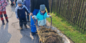 Návštěva statku a jarní práce na zahradě - 1743162160_20250326_092239.jpg