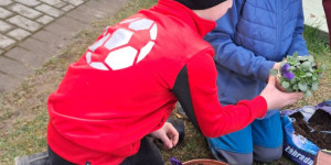 Návštěva statku a jarní práce na zahradě - 1743162167_20250326_103843.jpg