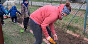 Návštěva statku a jarní práce na zahradě - 1743162167_20250328_103836.jpg